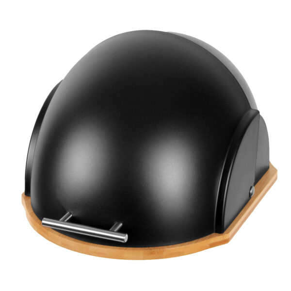 Chlebak czarny na desce bambusowej