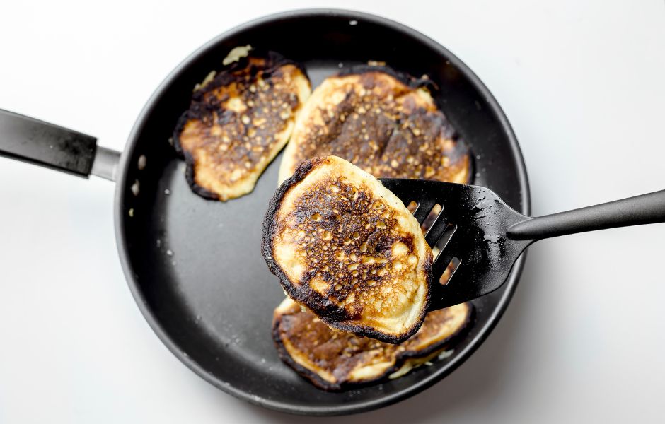 pancakes przywierają