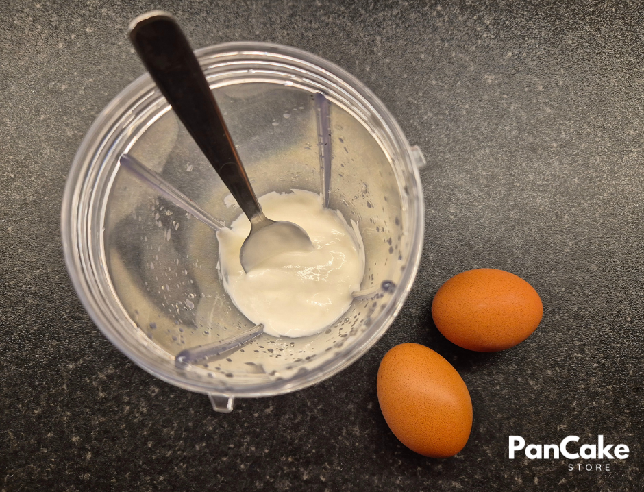 jogurt naturalny i jajka