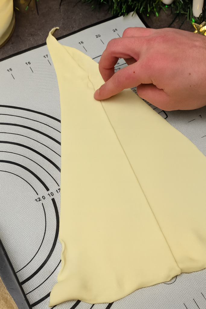 łączenie ciasta francuskiego aby powstała choinka